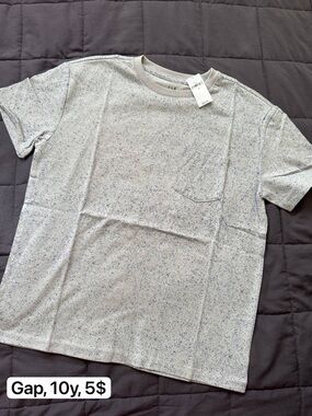 Gap boys t shirt nwt